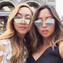 New Cat Eye Sunglasses Women Vintage Fashion Rose Gold Mirror Clear Sun Glasses Unique Flat Sunglasses
